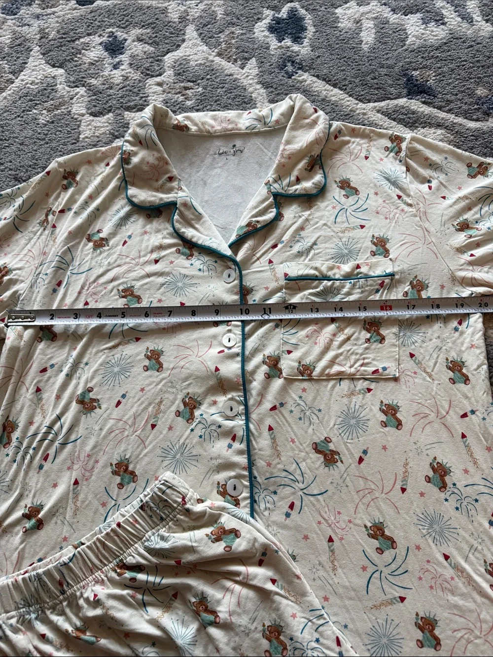Love and Grow Clothing Co. short pajama set size large